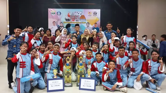 SMP Berprestasi: Menjuarai Lomba Drumband Tingkat Daerah