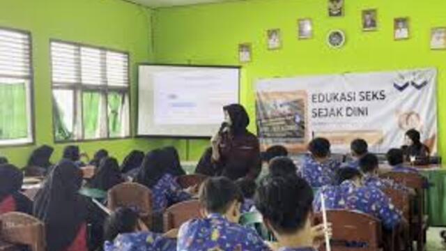 Debat tentang Seks di Sekolah SMP Sebuah Kajian Kritis